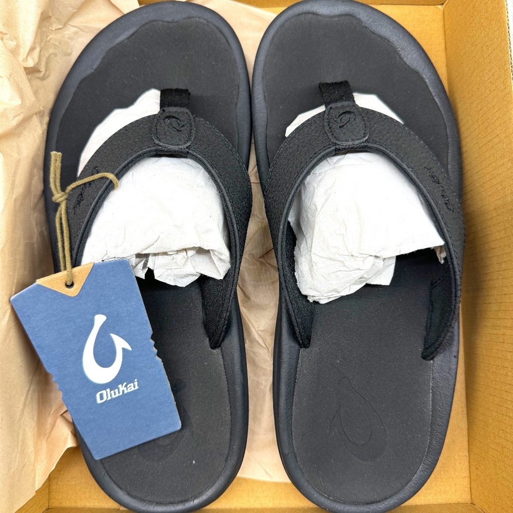 NWT Olukai Ohana Men's Flip Flops - Size 9 Black / Black